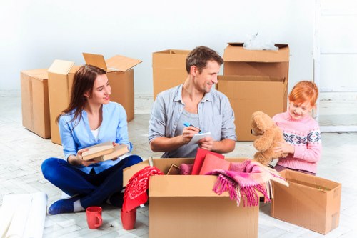 Benefits of using a removal truck hire service in Brent